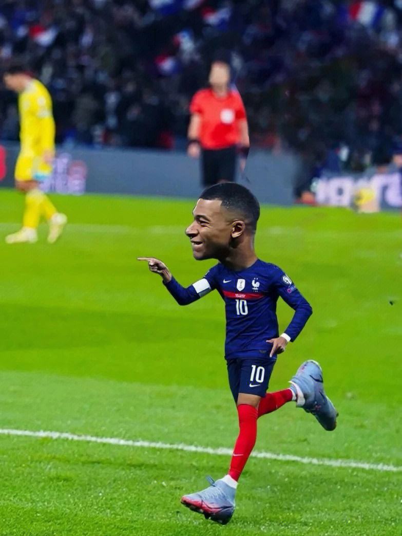 爱游戏-JackeyLove在法国队比赛中比赛规则变更，比赛局势复杂引发热议！-爱游戏