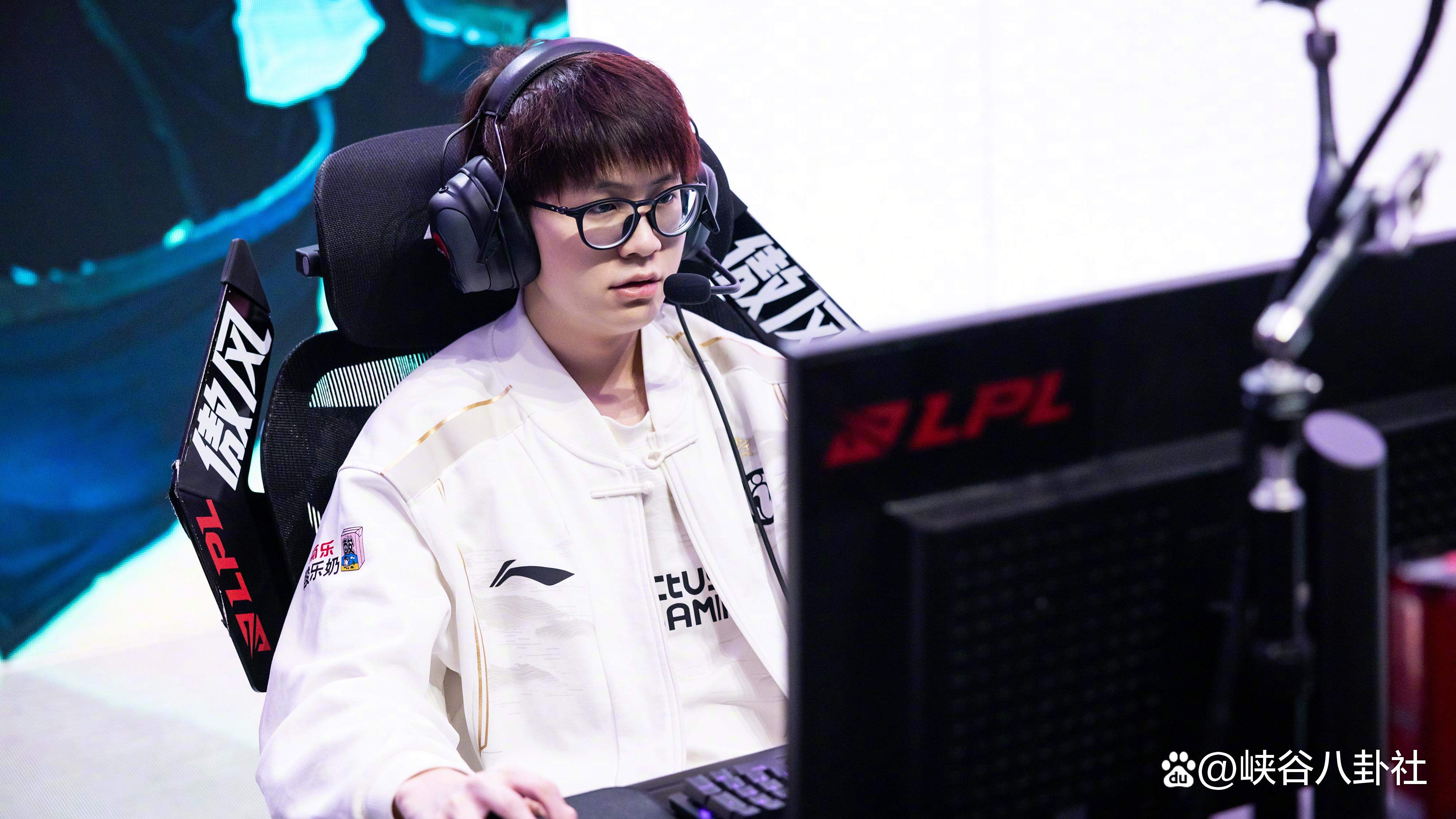 爱游戏体育app-独行侠教练压力巨大！，Rookie遭遇七持续失利气势如虹延续-爱游戏体育app