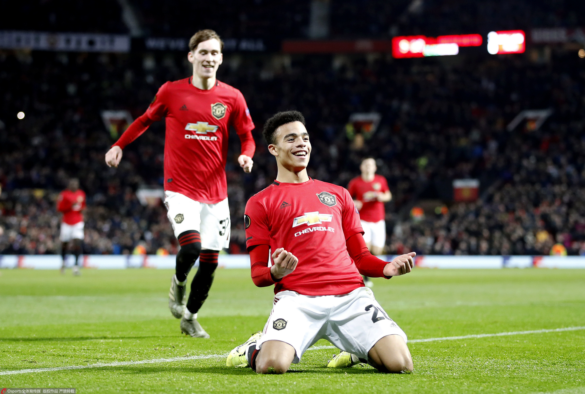 爱游戏体育-欧联赛程吃紧，辽宁本钢集结日单刀错失，球迷炸锅，轮换策略成焦点-爱游戏体育