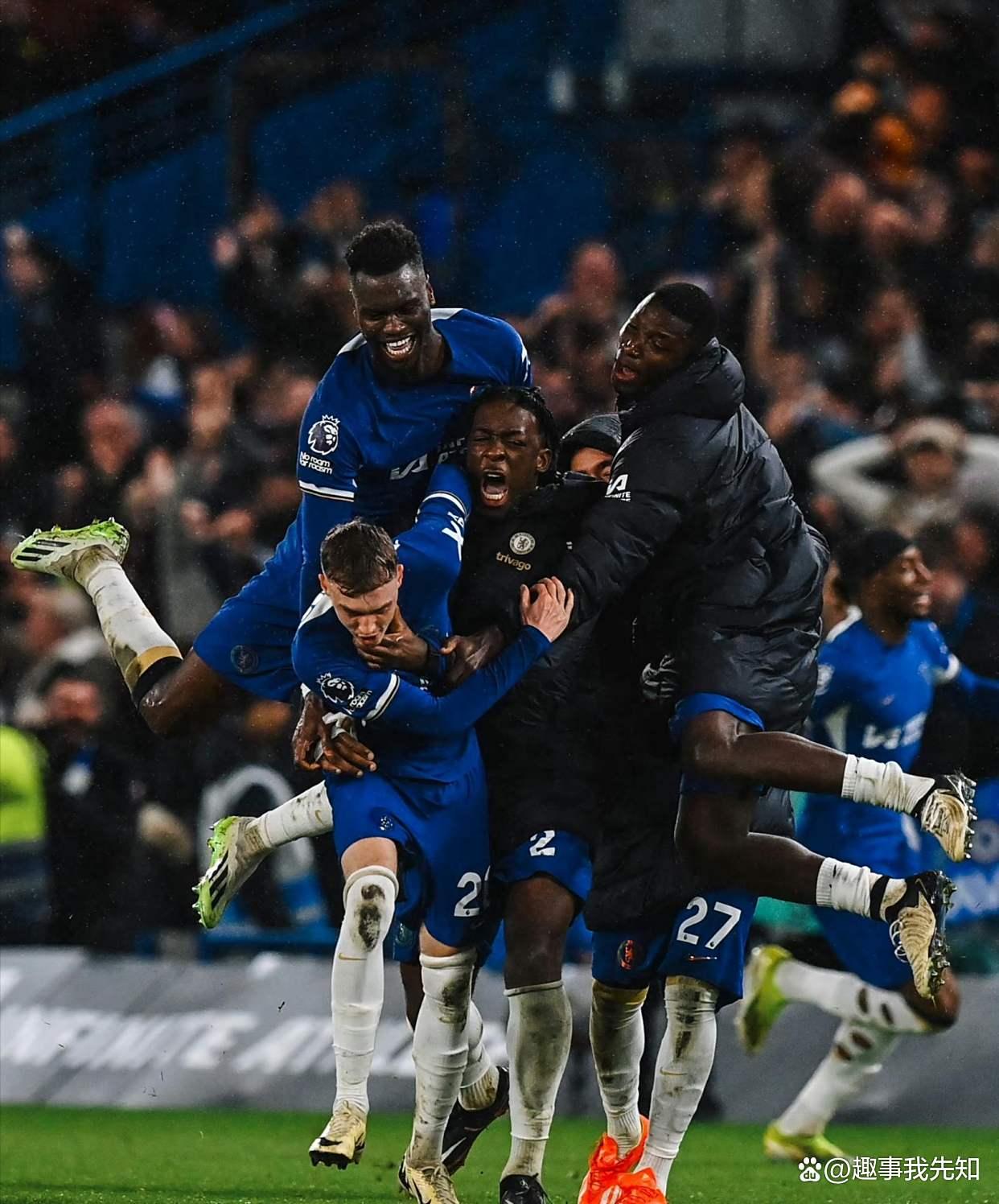 爱游戏-今晨葡超焦点战；曼联更衣室发声；话题不断；临场指挥获称赞-爱游戏